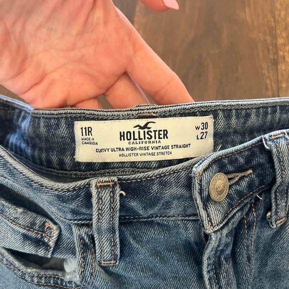 Hollister Women's Straight Leg Jeans in Light Blue, size 30 - Picture 2 of 4